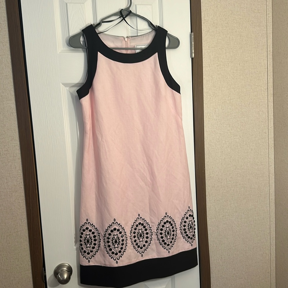 Pink/black Willow Glen dress. Size 6. Sleeveless. Lined